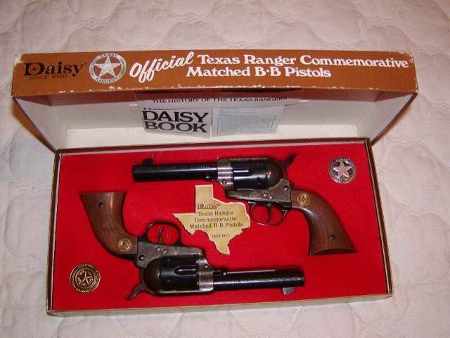 Want to buy DEaisy Texas Ranger pistol set